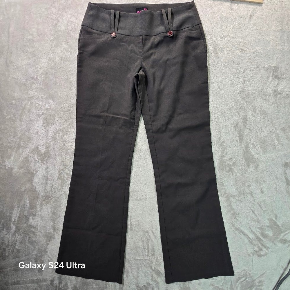 Flirtatious Gray Low Rise Flare Dress Pants Burgundy Button Detail Size 7 2060
